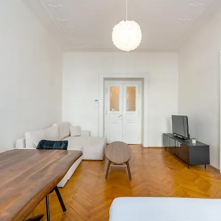 Apartment Old Town In Centre With 2 Bedrooms