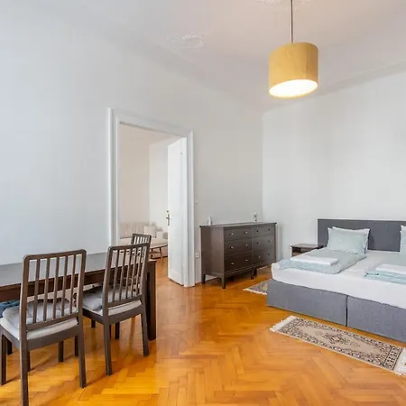 Old Town In Centre With 2 Bedrooms 公寓 *