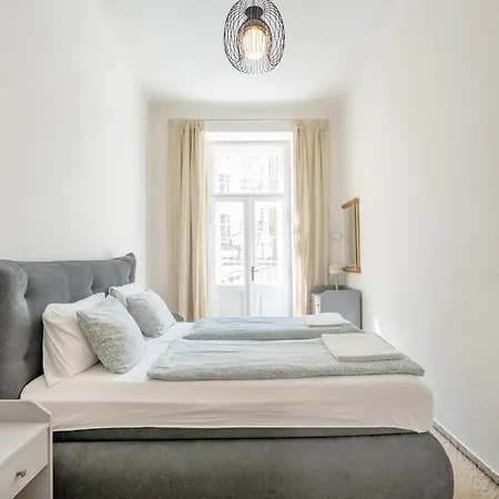Old Town In Centre With 2 Bedrooms * Prague
