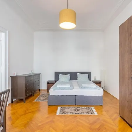 Old Town In Centre With 2 Bedrooms Apartment